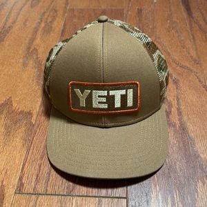 Camouflage Yeti hat